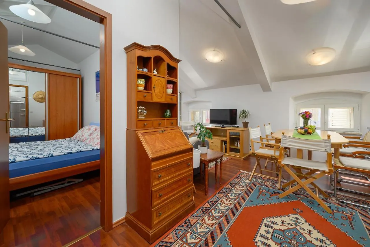 Apartment Trg Porec